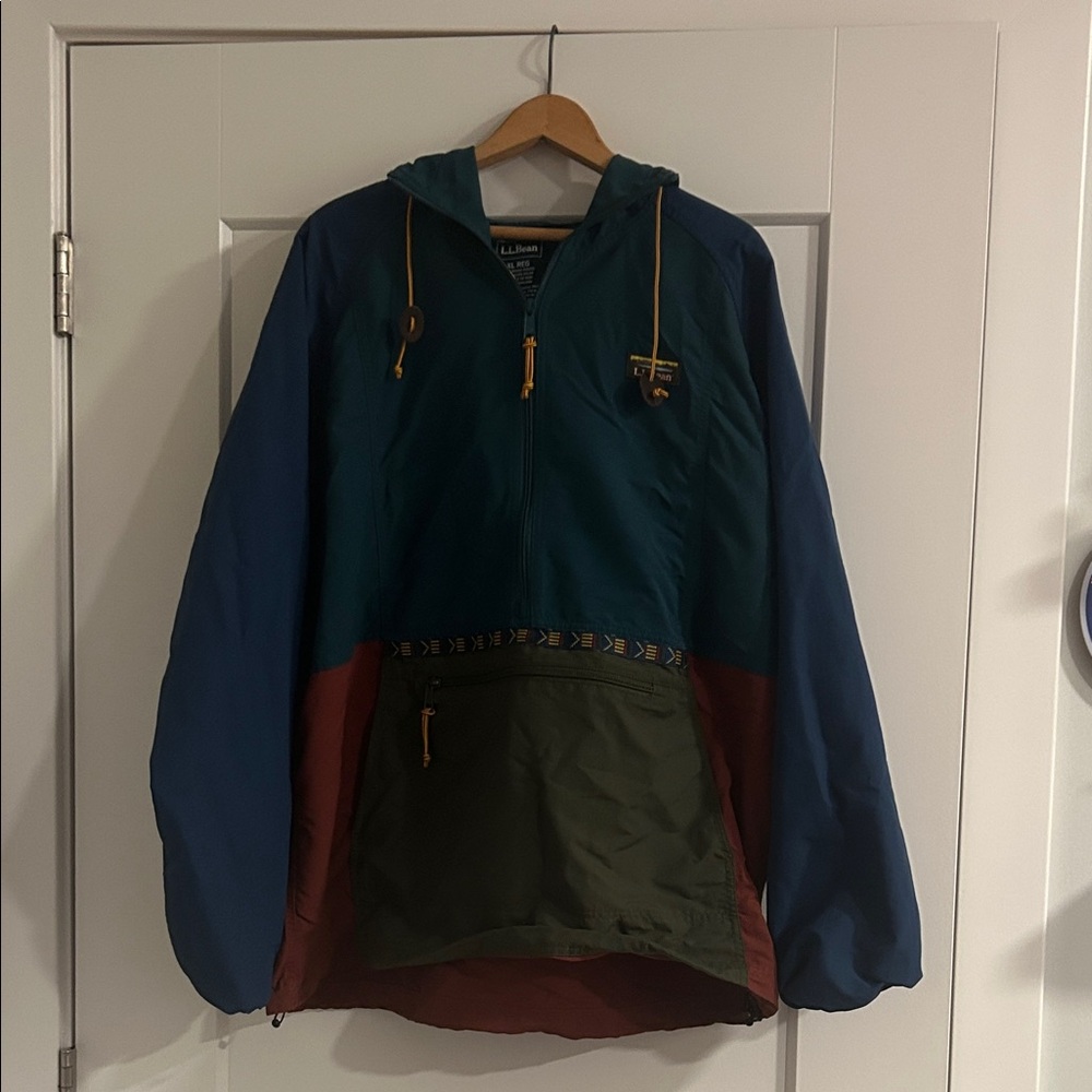 L.L. Bean Men's Blue and Green Windbreaker